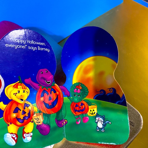 BARNEY THE PURPLE DINOSAUR VTG 2000 HAPPY HALLOWEEN PLUSH & BOARD BOOK - Picture 9 of 10